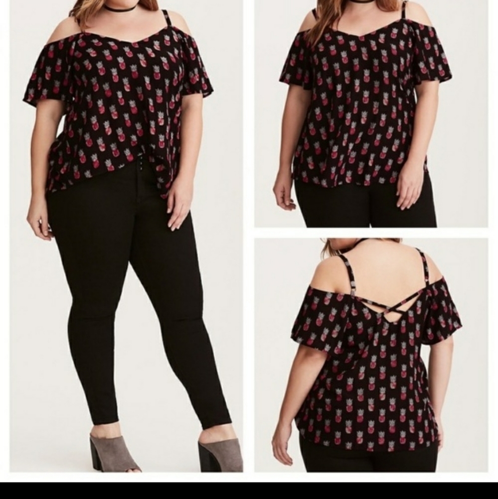 Size 3 torrid cold shoulder pineapple top